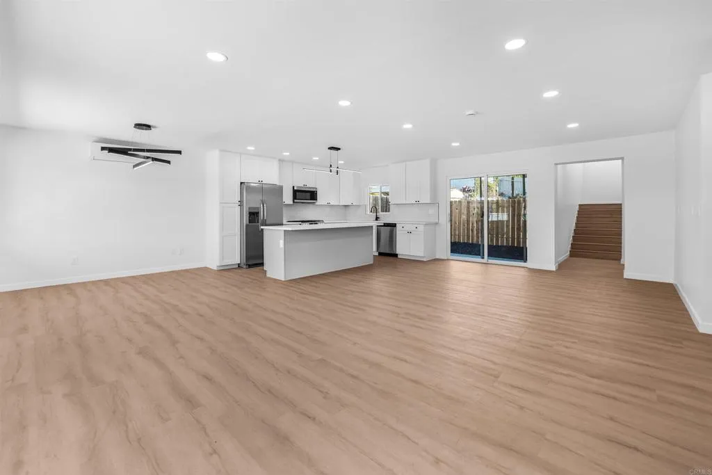 https://cdn.realtyfeed.com/cdn/127/307093371/04194e042f9544b81d37c4395b91f9bd.webp