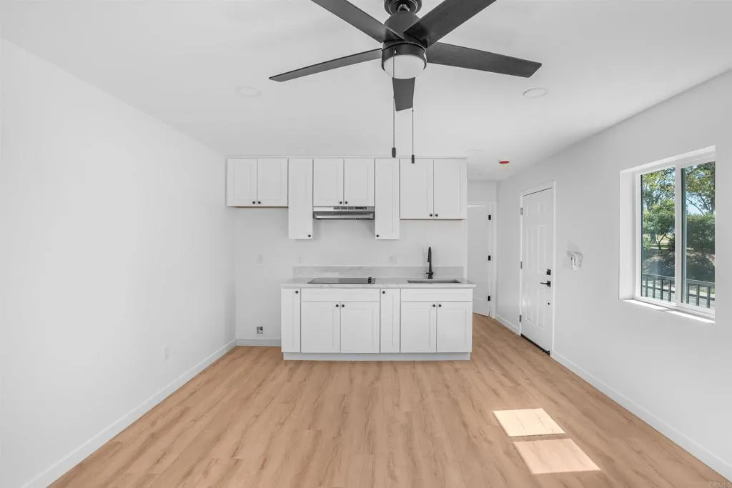 https://cdn.realtyfeed.com/cdn/127/307093371/41a7d5c5e1a33874bc2ab4f7f783cef1.webp