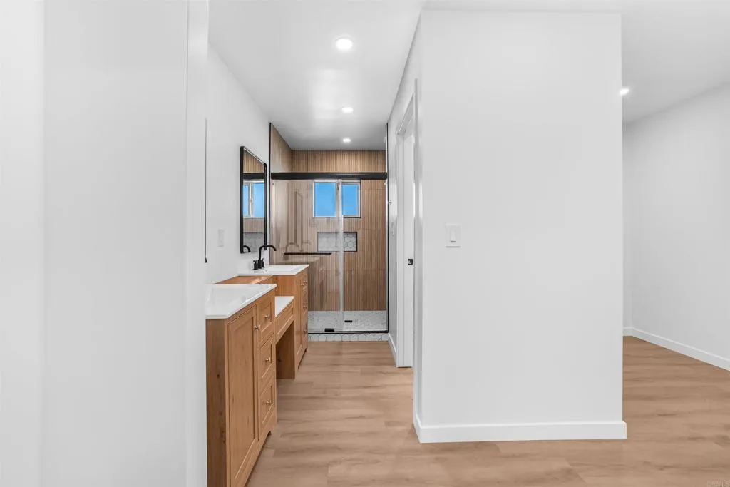 https://cdn.realtyfeed.com/cdn/127/307093371/582ed19b482f509caf70ee1ada4f5420.webp