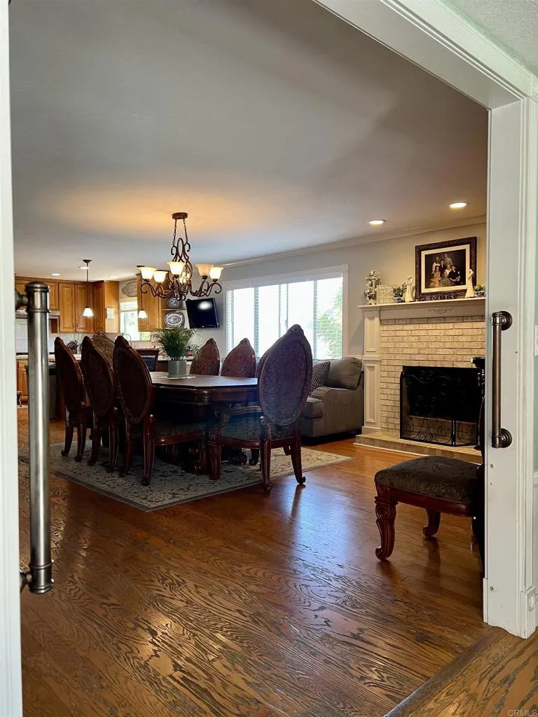 https://cdn.realtyfeed.com/cdn/127/307093372/646db11920aef23781ddd60a4170e984.webp