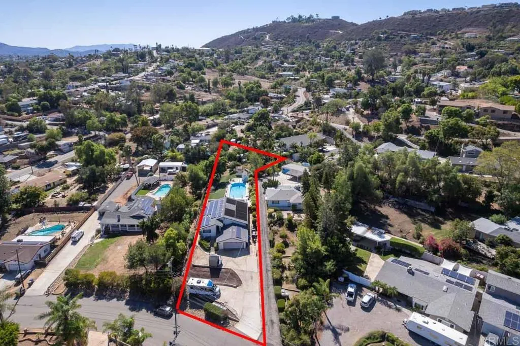 https://cdn.realtyfeed.com/cdn/127/307093372/6a065fbd1880a038c30db1589cad8d39.webp