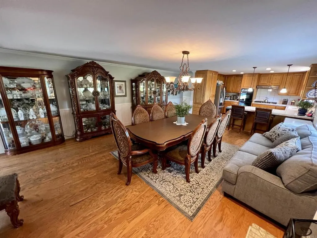 https://cdn.realtyfeed.com/cdn/127/307093372/ed94ef4c230d91581f8e81bc2611b5d9.webp
