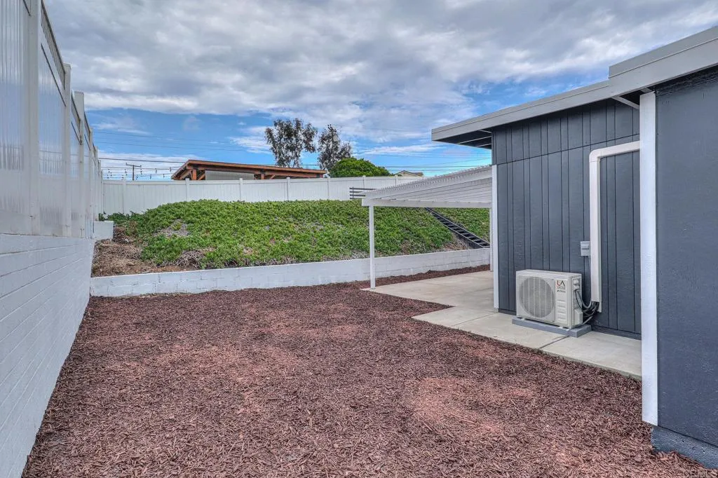 https://cdn.realtyfeed.com/cdn/127/307093432/55e5c7d4e4391490464b2325d57313af.webp