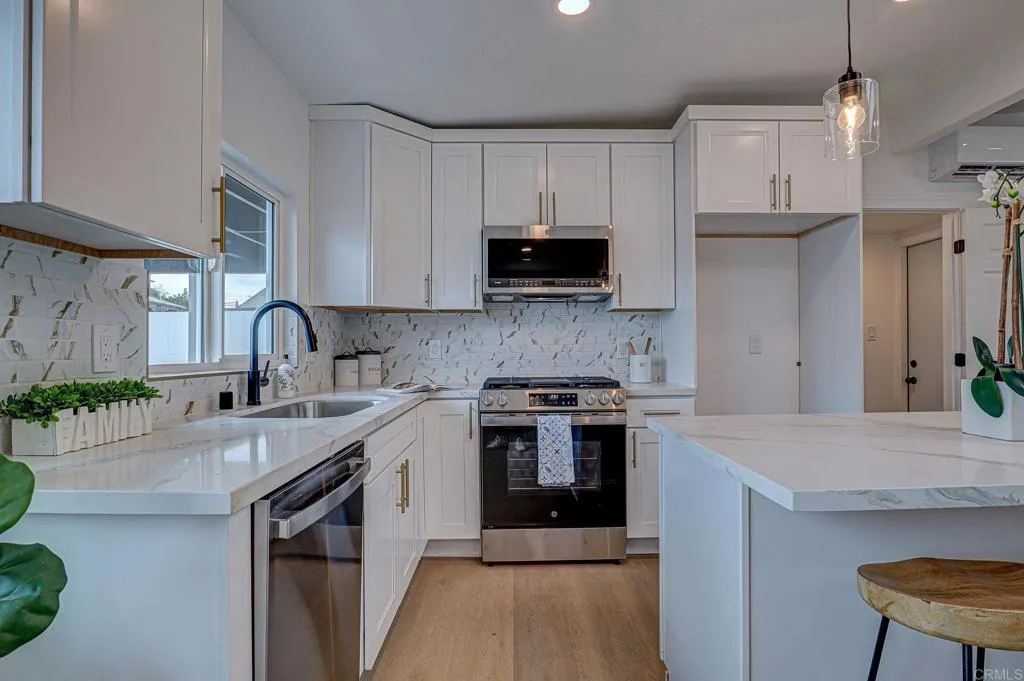 https://cdn.realtyfeed.com/cdn/127/307093432/5f6f2878f13cd985d5cc4913236775c6.webp