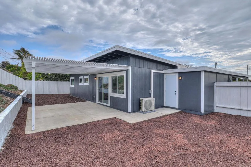 https://cdn.realtyfeed.com/cdn/127/307093432/f3c175f0bfbea8cd4b4d31c1ab4fd631.webp
