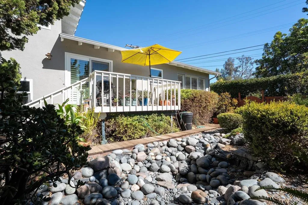 https://cdn.realtyfeed.com/cdn/127/307093507/0fa1b87ad995a0ae38eb74612382599c.webp
