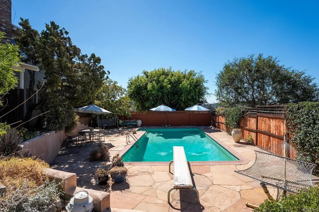 https://cdn.realtyfeed.com/cdn/127/307093507/6d6160b03ec53efd91beaa518fda4cd9.webp