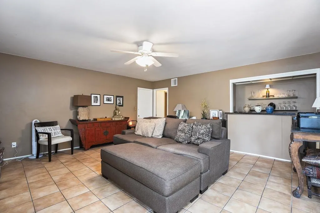 https://cdn.realtyfeed.com/cdn/127/307093507/f65906810925e75c698c58d922e1e6cc.webp