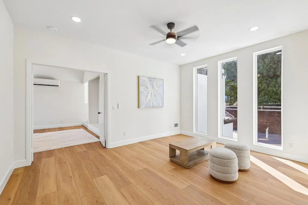 https://cdn.realtyfeed.com/cdn/127/307093548/090d1de5a12966638f39ca57b08ef6f6.webp