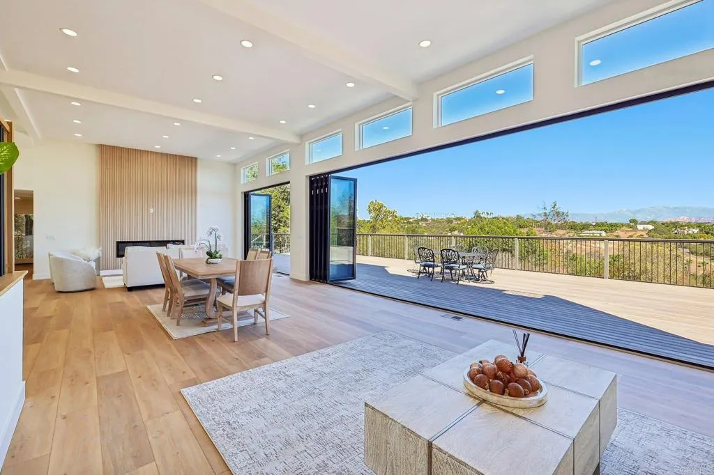 https://cdn.realtyfeed.com/cdn/127/307093548/2fff7c4db509fabd9cc64a4072104c69.webp