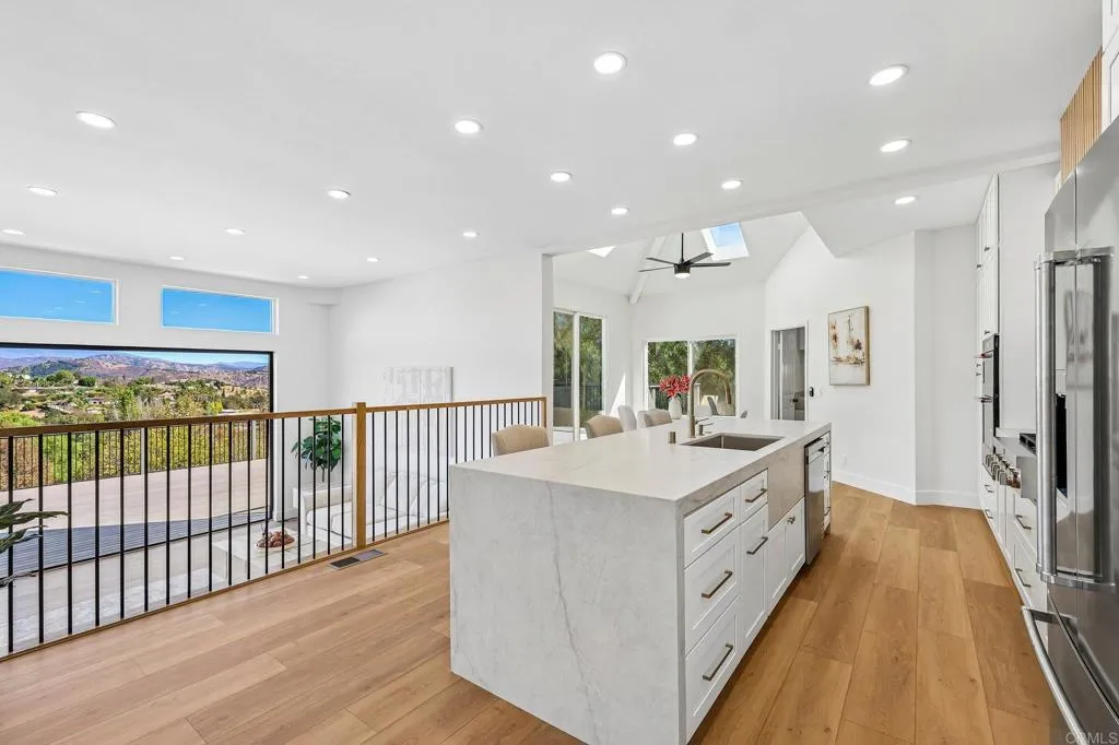 https://cdn.realtyfeed.com/cdn/127/307093548/6e412cafd5c582e8a56038a53623878d.webp