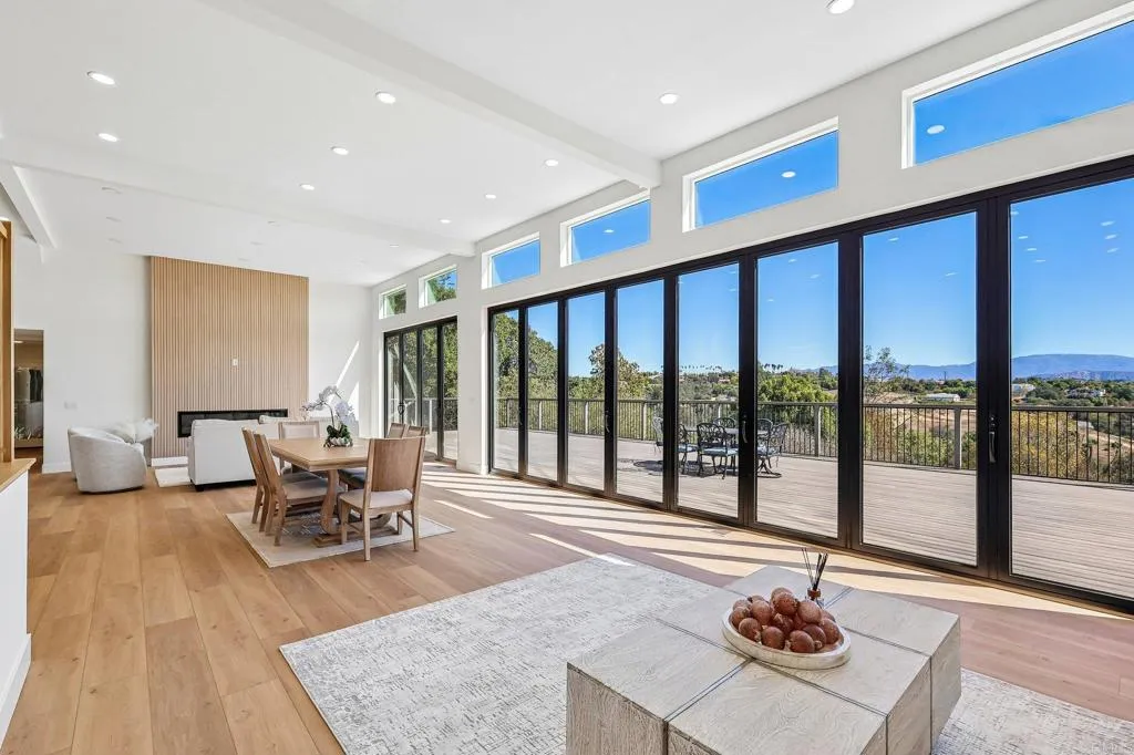 https://cdn.realtyfeed.com/cdn/127/307093548/9e26540d0dc037d2f54fec4aad21bbb1.webp