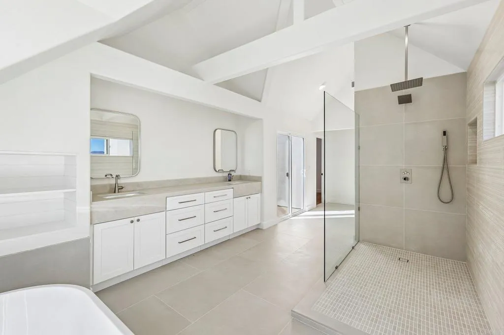 https://cdn.realtyfeed.com/cdn/127/307093548/b08bd6e3ed5e57edd14409c851ef301e.webp