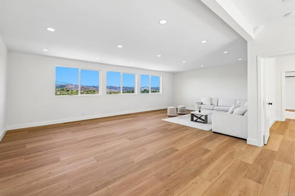 https://cdn.realtyfeed.com/cdn/127/307093548/c3c61da3aa1ddc7029138005c528e3bc.webp