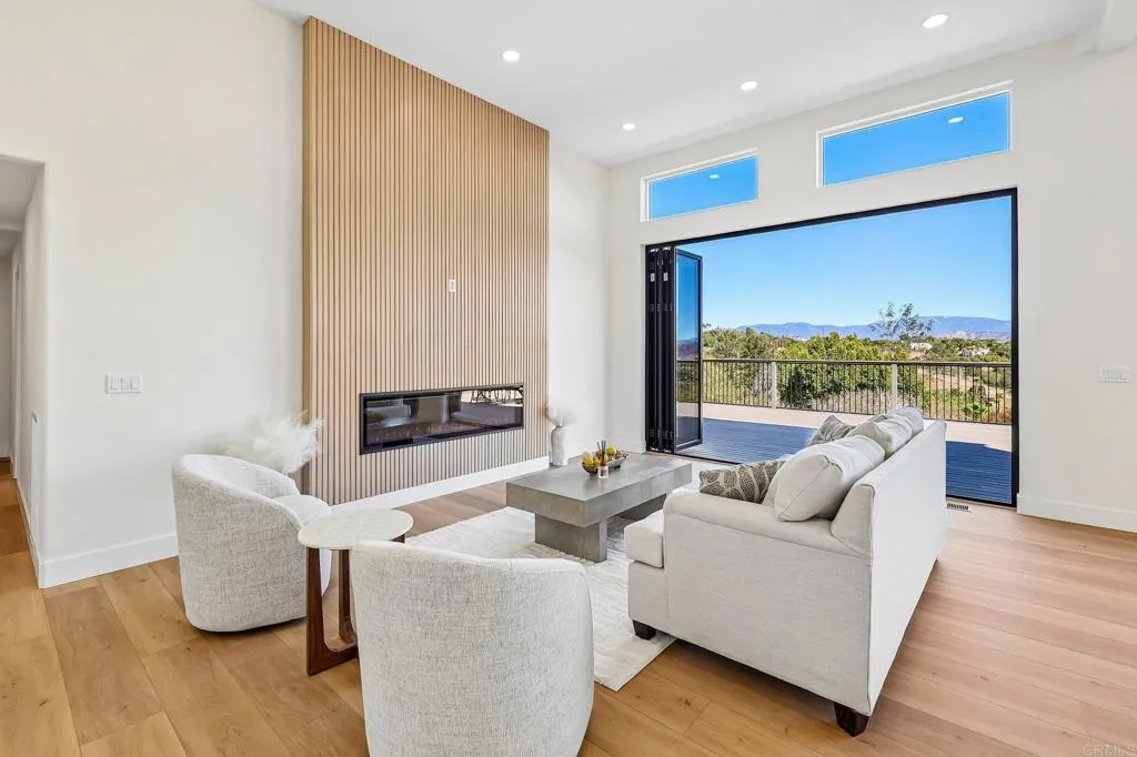 https://cdn.realtyfeed.com/cdn/127/307093548/c6126d88d7fcb584a78cd3184380dba8.webp
