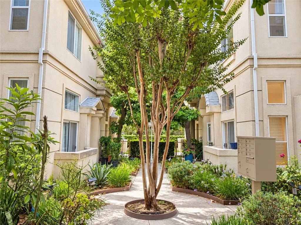 Granada Hills, CA 91344