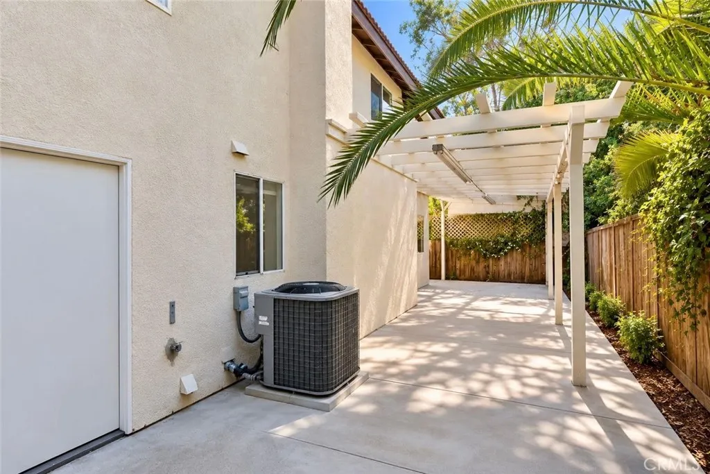 https://cdn.realtyfeed.com/cdn/127/307093683/0f6b9332fe84cc52d652358ba8d480c2.webp