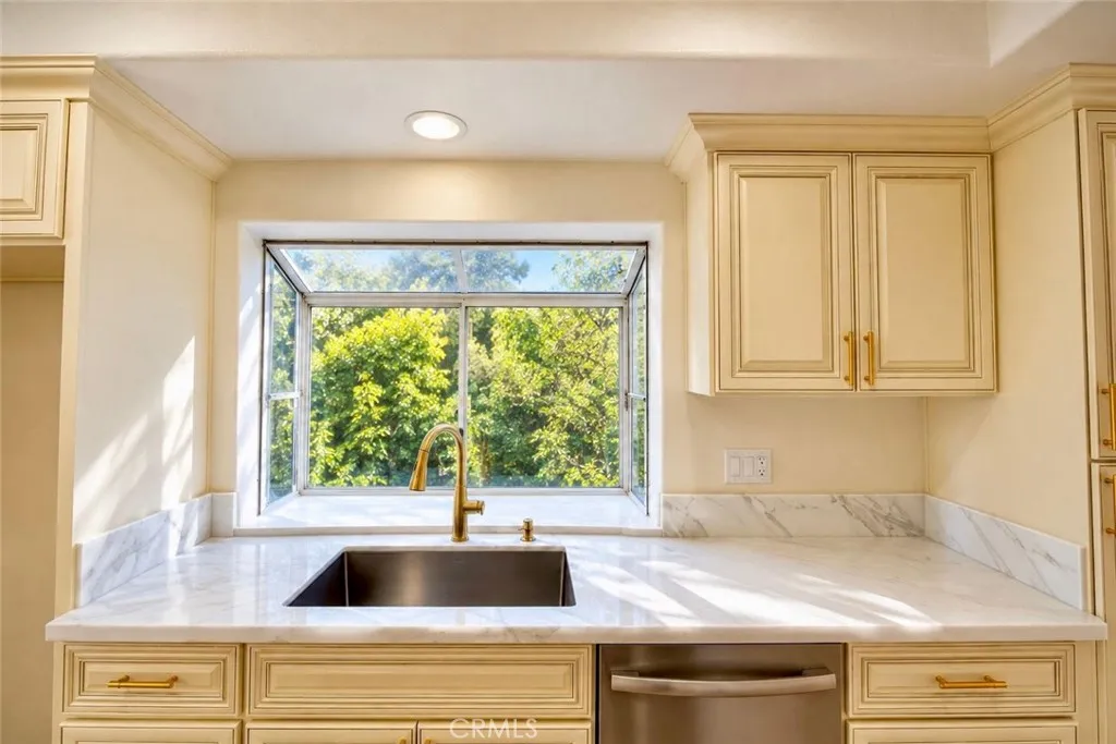 https://cdn.realtyfeed.com/cdn/127/307093683/1655426df1a7225d1be619c1af2299cb.webp