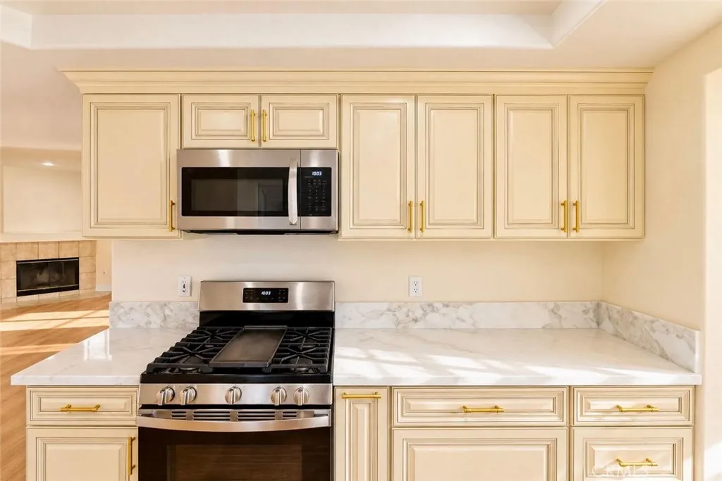 https://cdn.realtyfeed.com/cdn/127/307093683/63f367d49305e83656fe60adb34dfdf3.webp