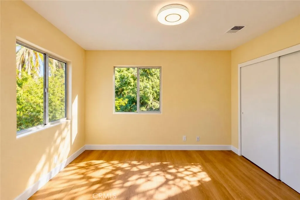 https://cdn.realtyfeed.com/cdn/127/307093683/dc6ff9d963800815aabcf04f0c989d0e.webp