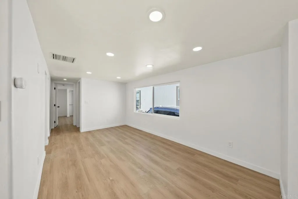 https://cdn.realtyfeed.com/cdn/127/307093737/24d455effa145770012d2dad1c127f55.webp