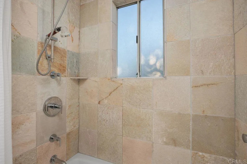 https://cdn.realtyfeed.com/cdn/127/307093824/0832301fd263f79e26b80e9eeb2632c7.webp