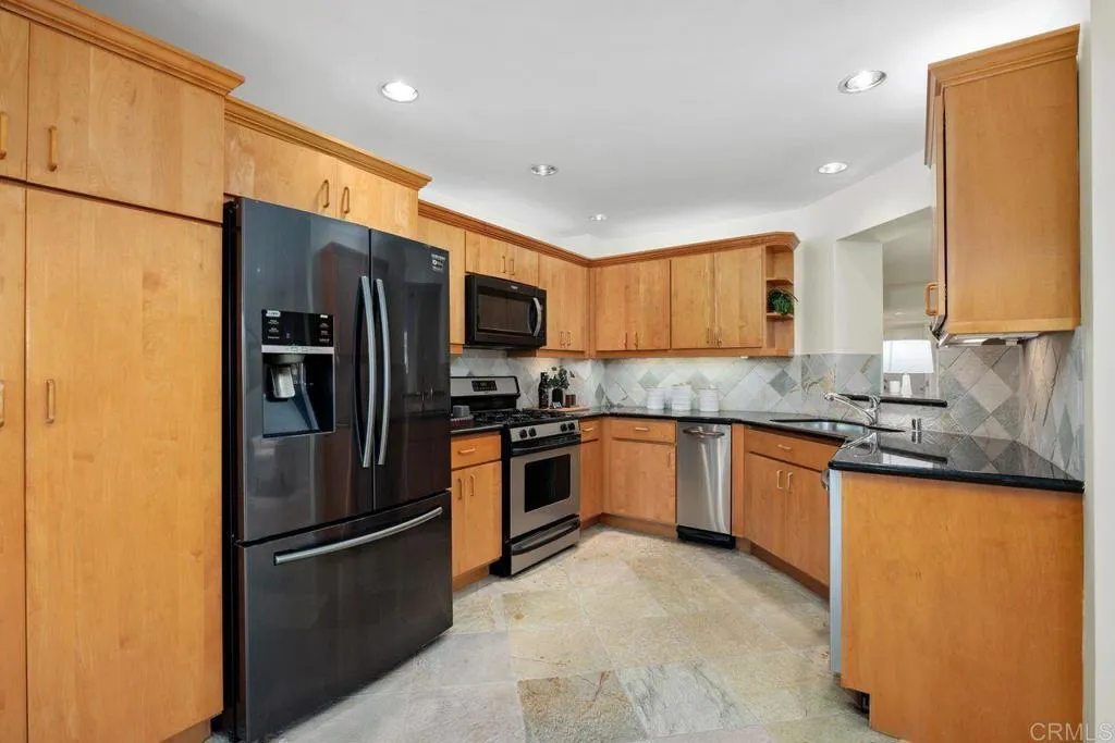 https://cdn.realtyfeed.com/cdn/127/307093824/0859814c89f9984450bed56a234a0a9e.webp