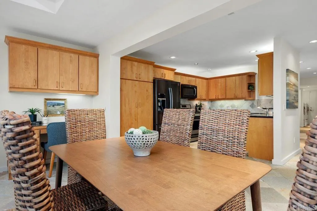 https://cdn.realtyfeed.com/cdn/127/307093824/8669af7fd50d61b3accfe23979eb66f2.webp