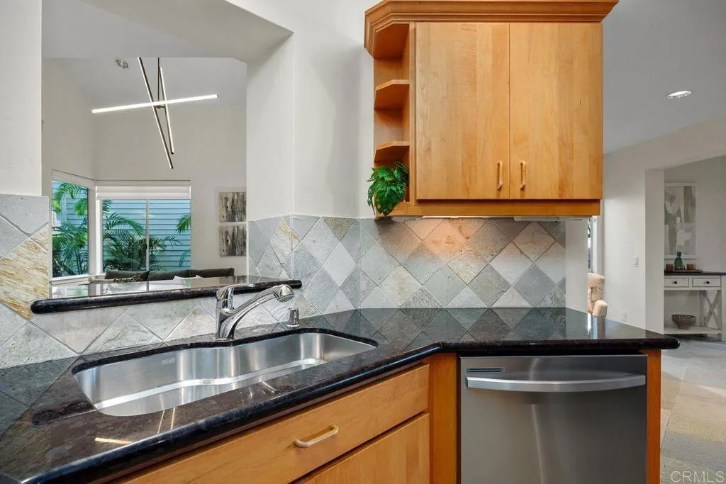 https://cdn.realtyfeed.com/cdn/127/307093824/ebc5ecdf67bd66cbbc909d0b751a9d19.webp