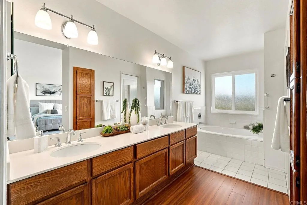 https://cdn.realtyfeed.com/cdn/127/307094003/e39bf50b0f66d9e2d91ac512bde72ddb.webp