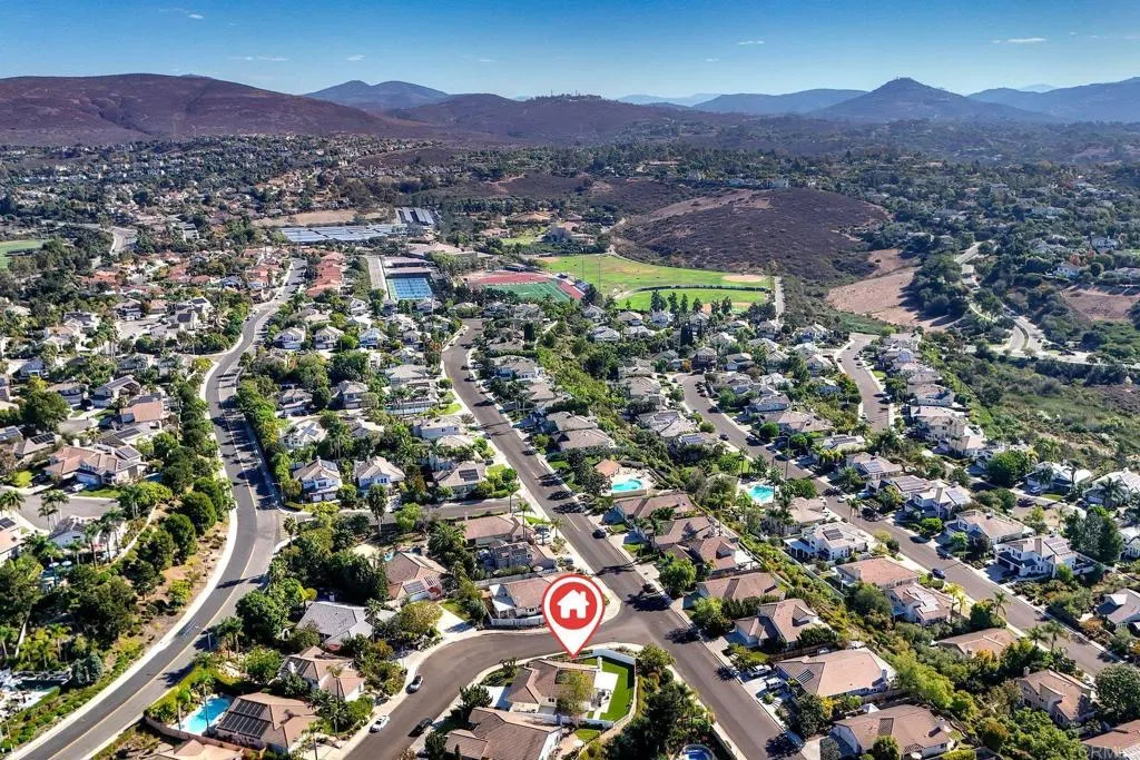 https://cdn.realtyfeed.com/cdn/127/307094003/ebc928cbe88de3acb673f99e1755babf.webp