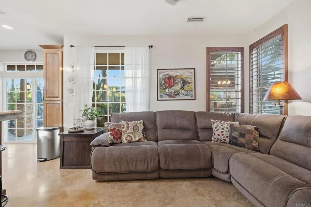 https://cdn.realtyfeed.com/cdn/127/307094020/eff17c1d082ab3fb5e23c4ea5f02b3e2.webp
