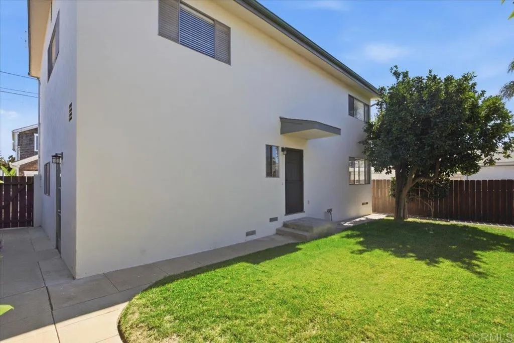 351 G Ave private yard