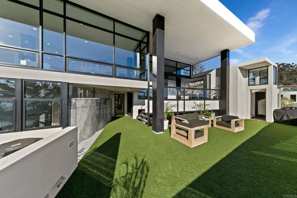 https://cdn.realtyfeed.com/cdn/127/307094098/32ff979cac66c9e4fcee75567e5d4452.webp