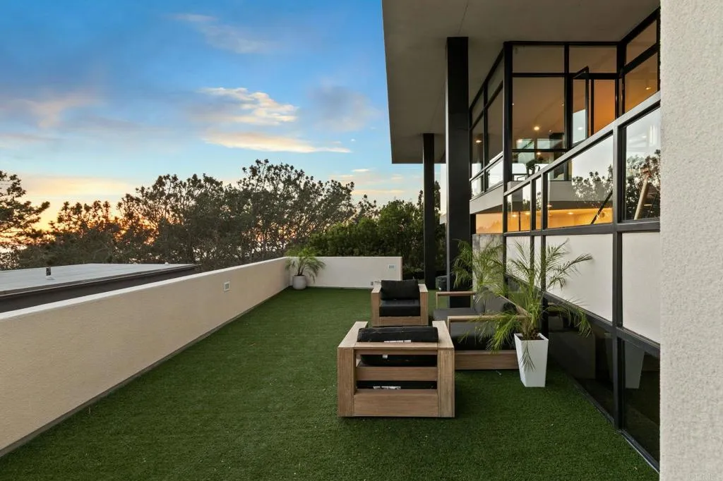 https://cdn.realtyfeed.com/cdn/127/307094098/690699faf415cedb91b143372071ba69.webp