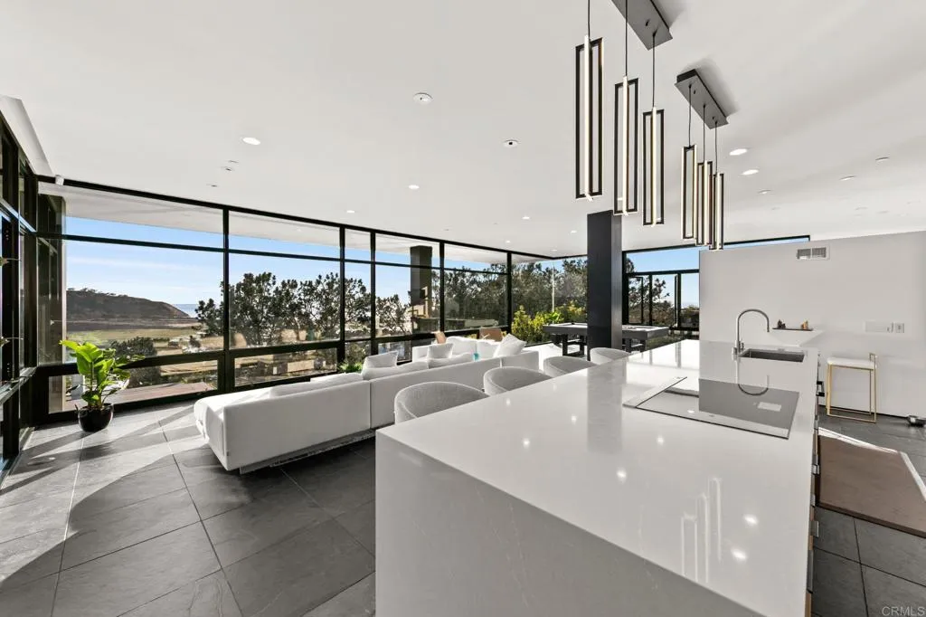 https://cdn.realtyfeed.com/cdn/127/307094098/900d26c664ff787958f3fcbe2511574e.webp