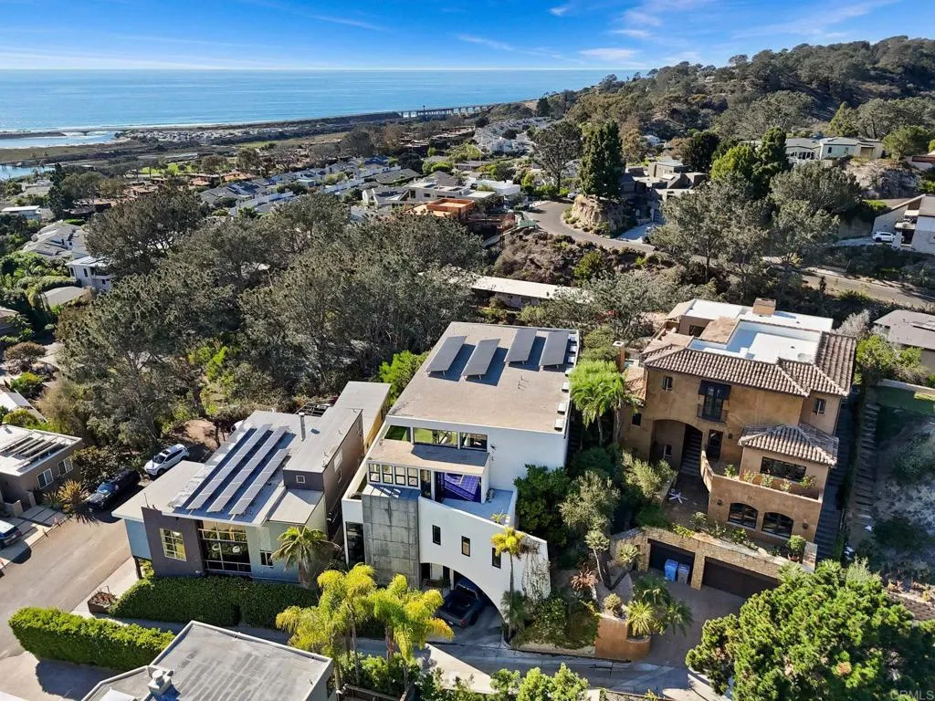https://cdn.realtyfeed.com/cdn/127/307094098/e46d602a74ab4166474952e4ae73e744.webp