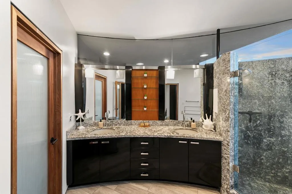 https://cdn.realtyfeed.com/cdn/127/307094098/fcf39df1958bac8a45873a67b9ee9677.webp