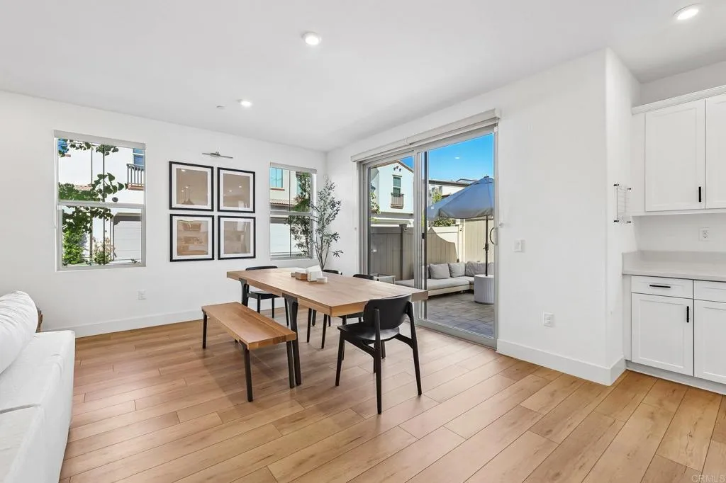 https://cdn.realtyfeed.com/cdn/127/307094184/de925f8ed6155c8a4cc50d7bf591f711.webp