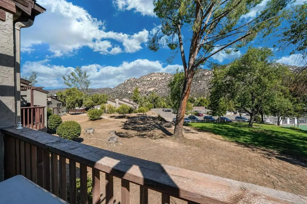 https://cdn.realtyfeed.com/cdn/127/307094188/87ec4140d98f86075cd04af6fd5c0566.webp