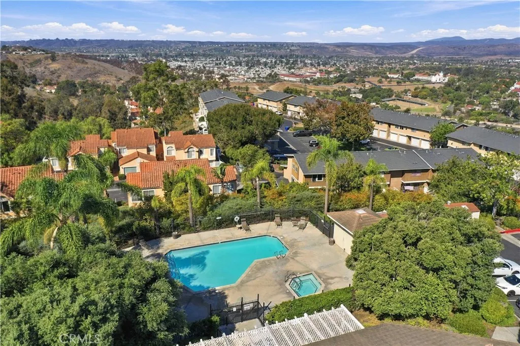 https://cdn.realtyfeed.com/cdn/127/307094192/7ad893ff4288f20236ce0d36a0ecef2c.webp