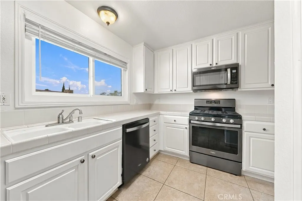 https://cdn.realtyfeed.com/cdn/127/307094192/a93fa6c85bf843ec501d57f9606904cc.webp