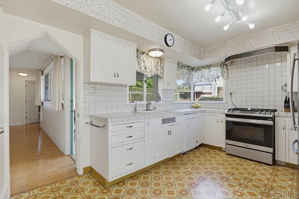 1005 Alexandria Dr, San Diego, CA 92107 With original character and built-ins.