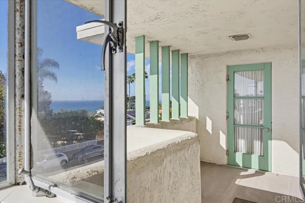 1005 Alexandria Dr, San Diego, CA 92107 1005 Alexandria Dr, San Diego, CA 92107