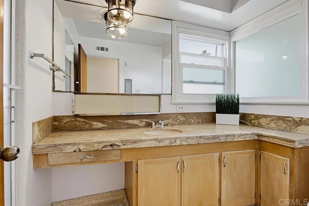 1005 Alexandria Dr, San Diego, CA 92107 1005 Alexandria Dr, San Diego, CA 92107