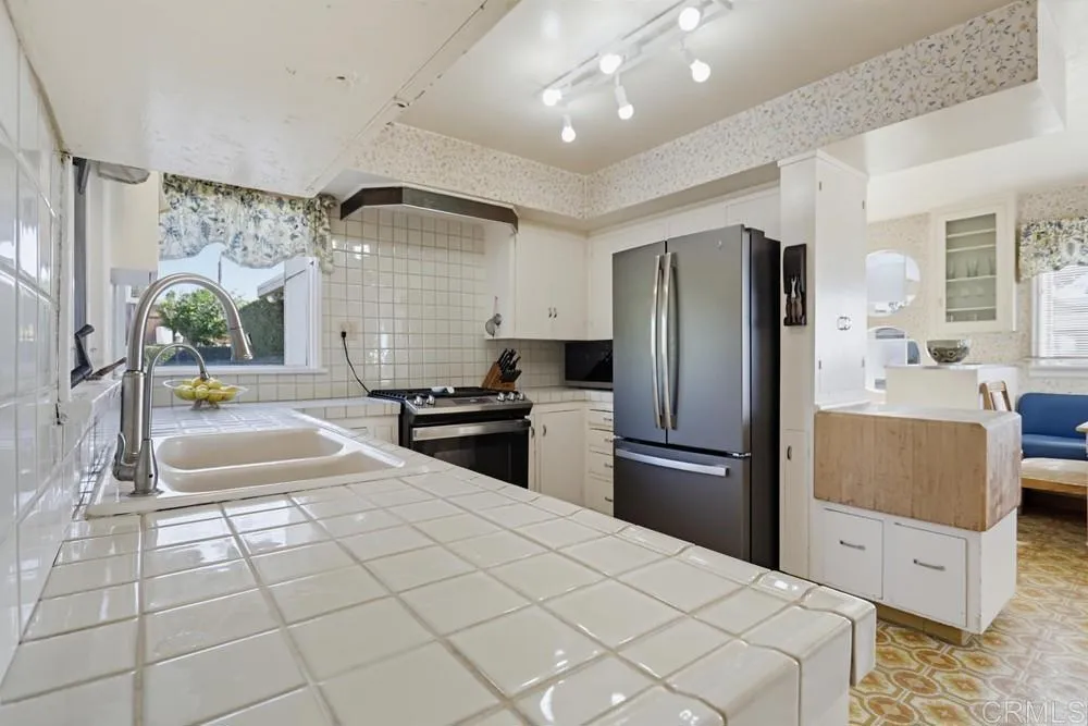 1005 Alexandria Dr, San Diego, CA 92107 with original character and built-ins.