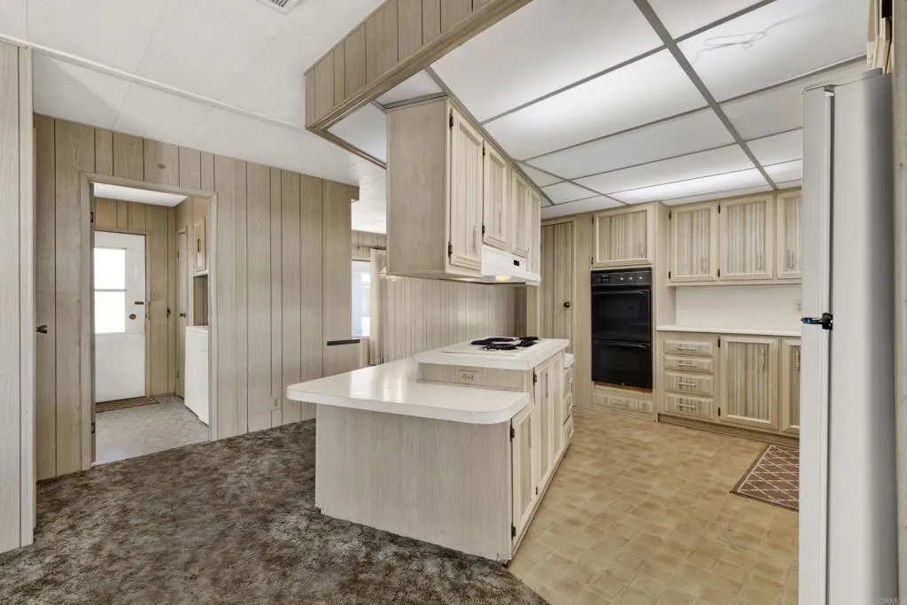 https://cdn.realtyfeed.com/cdn/127/307094232/49f56ede8dec36e7fc1282a9d033c474.webp