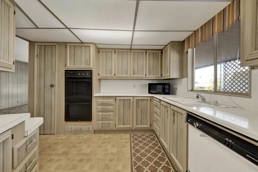 https://cdn.realtyfeed.com/cdn/127/307094232/559d5ec8f004af5254a203a0fb2823ba.webp
