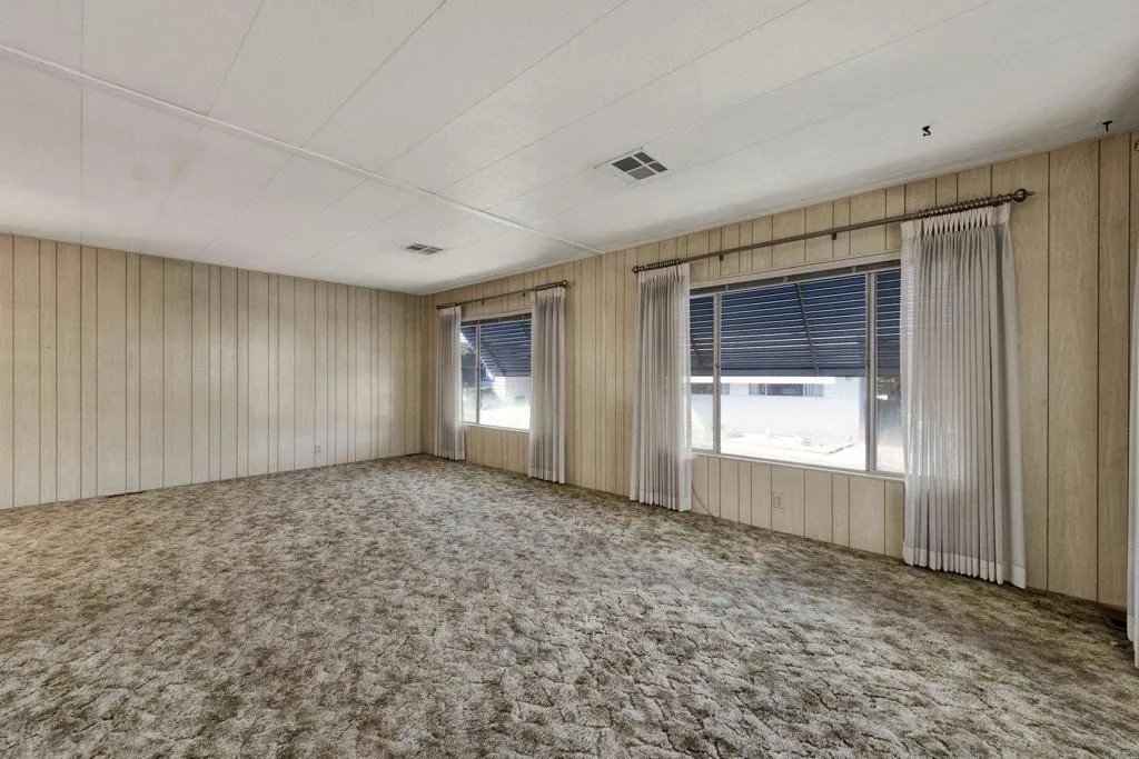 https://cdn.realtyfeed.com/cdn/127/307094232/69c7be5e8a724cf1de65f8722b99622d.webp
