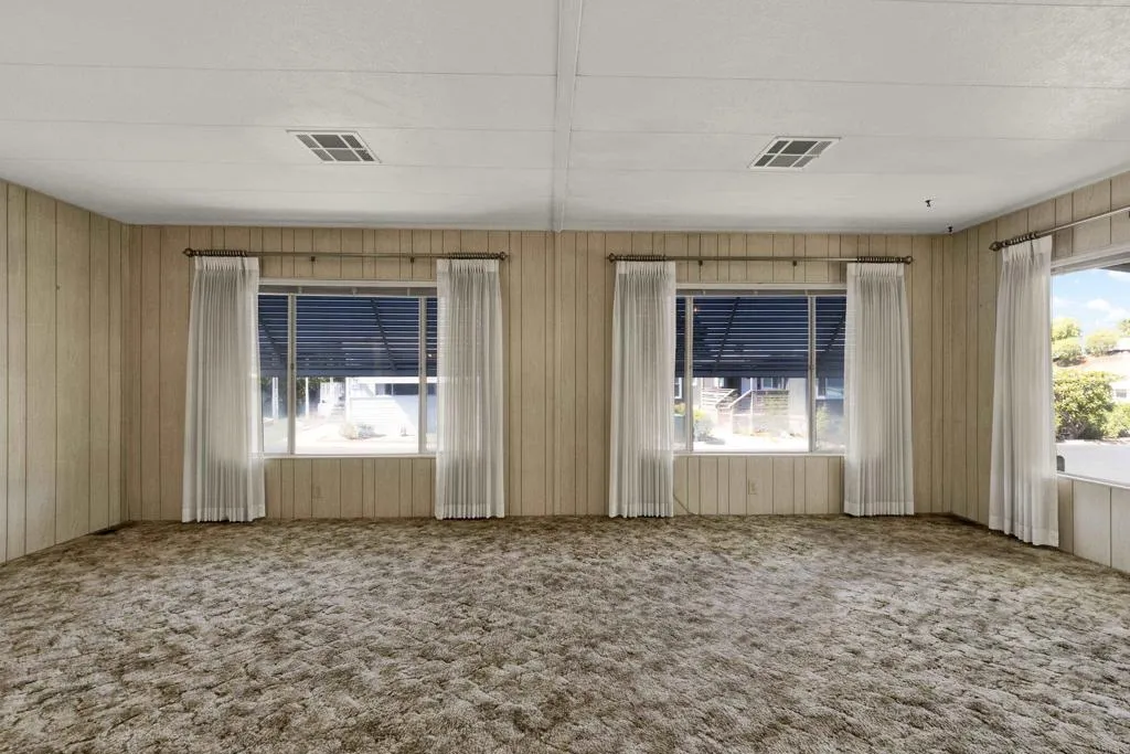 https://cdn.realtyfeed.com/cdn/127/307094232/97b88ed7a2d2c4e532f8f8c95c687b1f.webp